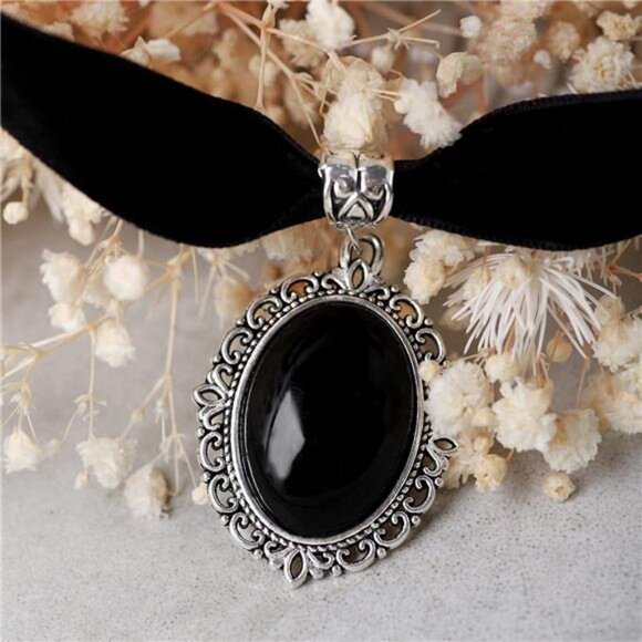 Gothic Black Velvet Victorian Choker Necklace | Vintage Gothic Jewelry - Picture 6 of 6